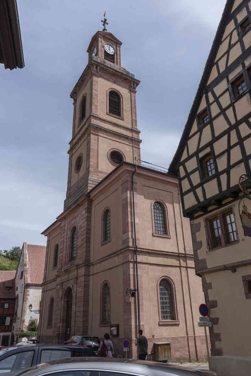 Francia - Alsacia 330 - Riquewihr - iglesia protestante de Santa Margarita.jpg